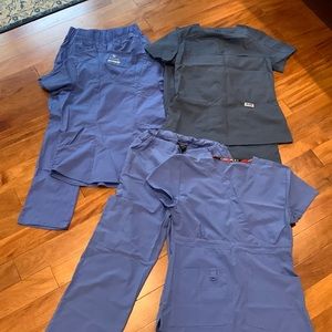 3 pairs of scrubs size small